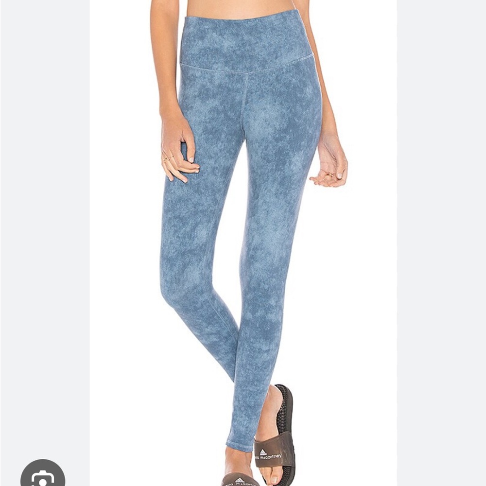 ALO Yoga Airbrush Acid Wash Legging - Picture 7 of 7